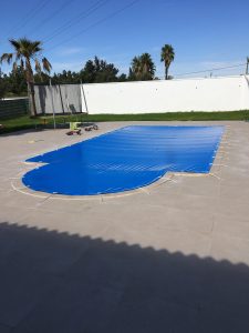 Cobertores de invernada para piscinas en Sevilla.