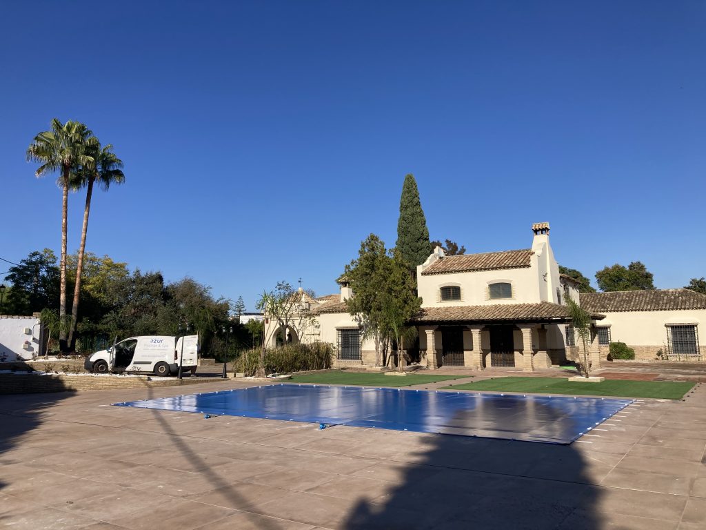 Lona de invierno para piscinas Sevilla.